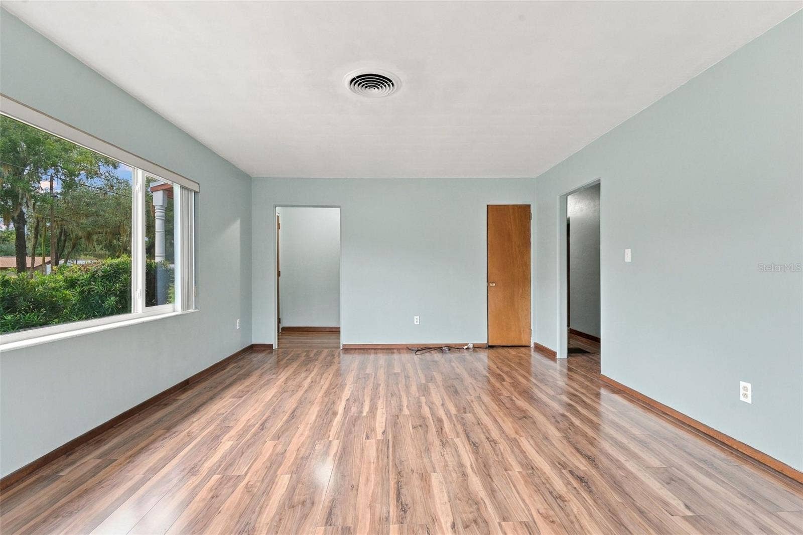 480 W NEW YORK AVENUE, Orange City, FL 32763 Living Room