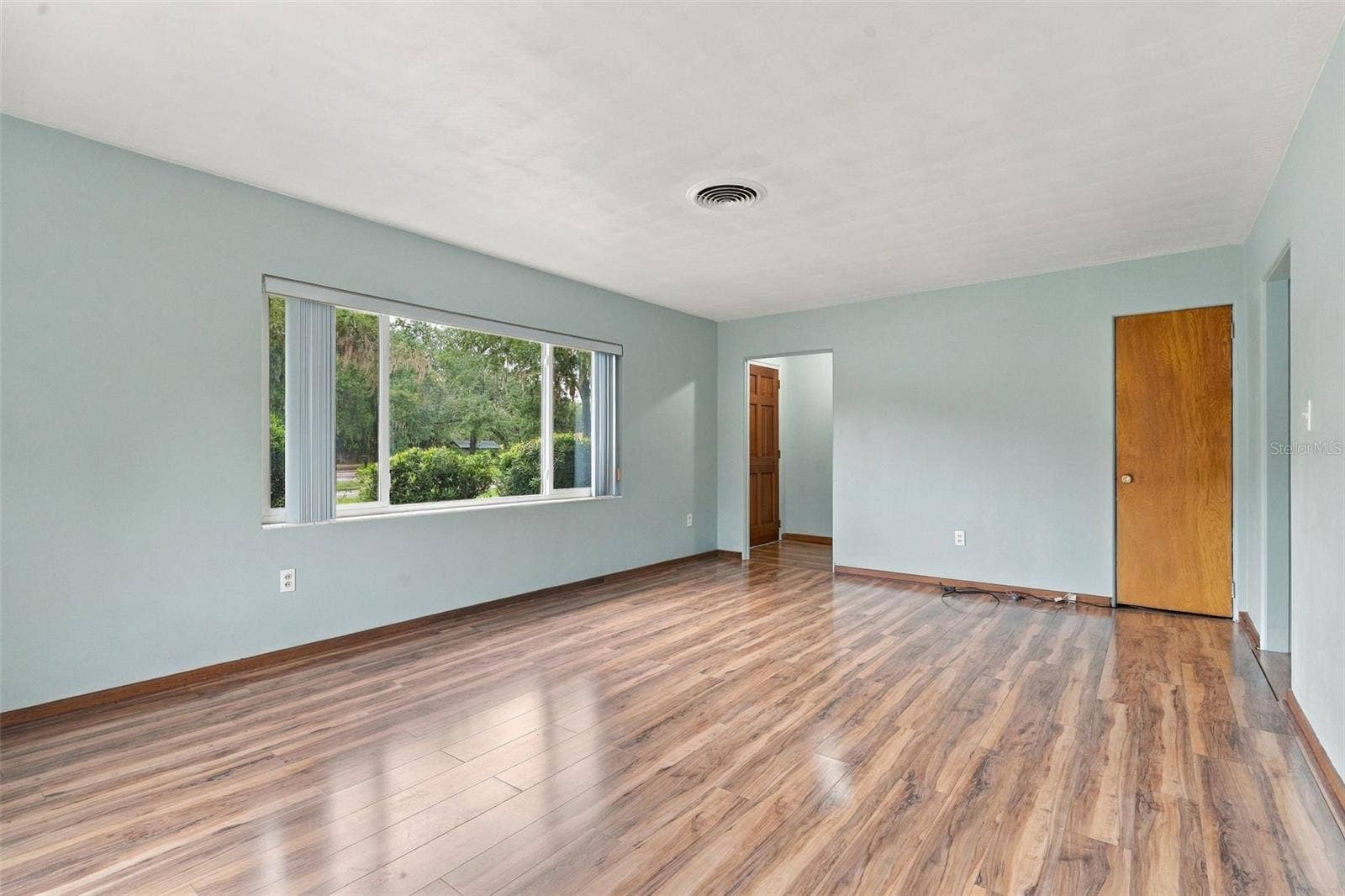 480 W NEW YORK AVENUE, Orange City, FL 32763 Living Room