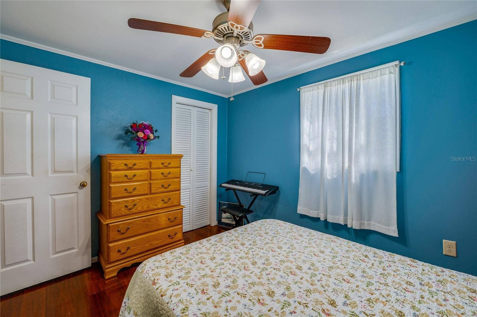 Guest bedroom