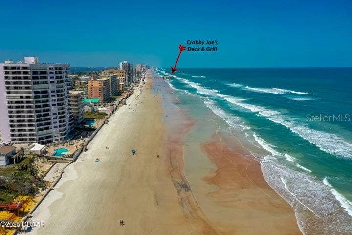 This location offers walkable access to dining, fishing, and oceanfront entertainment.