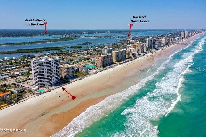 Ideally located, this beachfront condo offers the best of coastal dining and convenience.