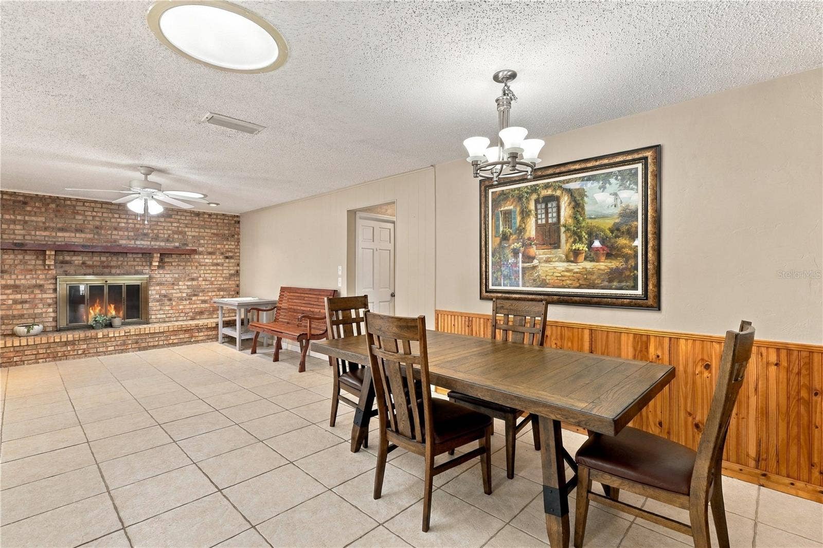 Nook/family room