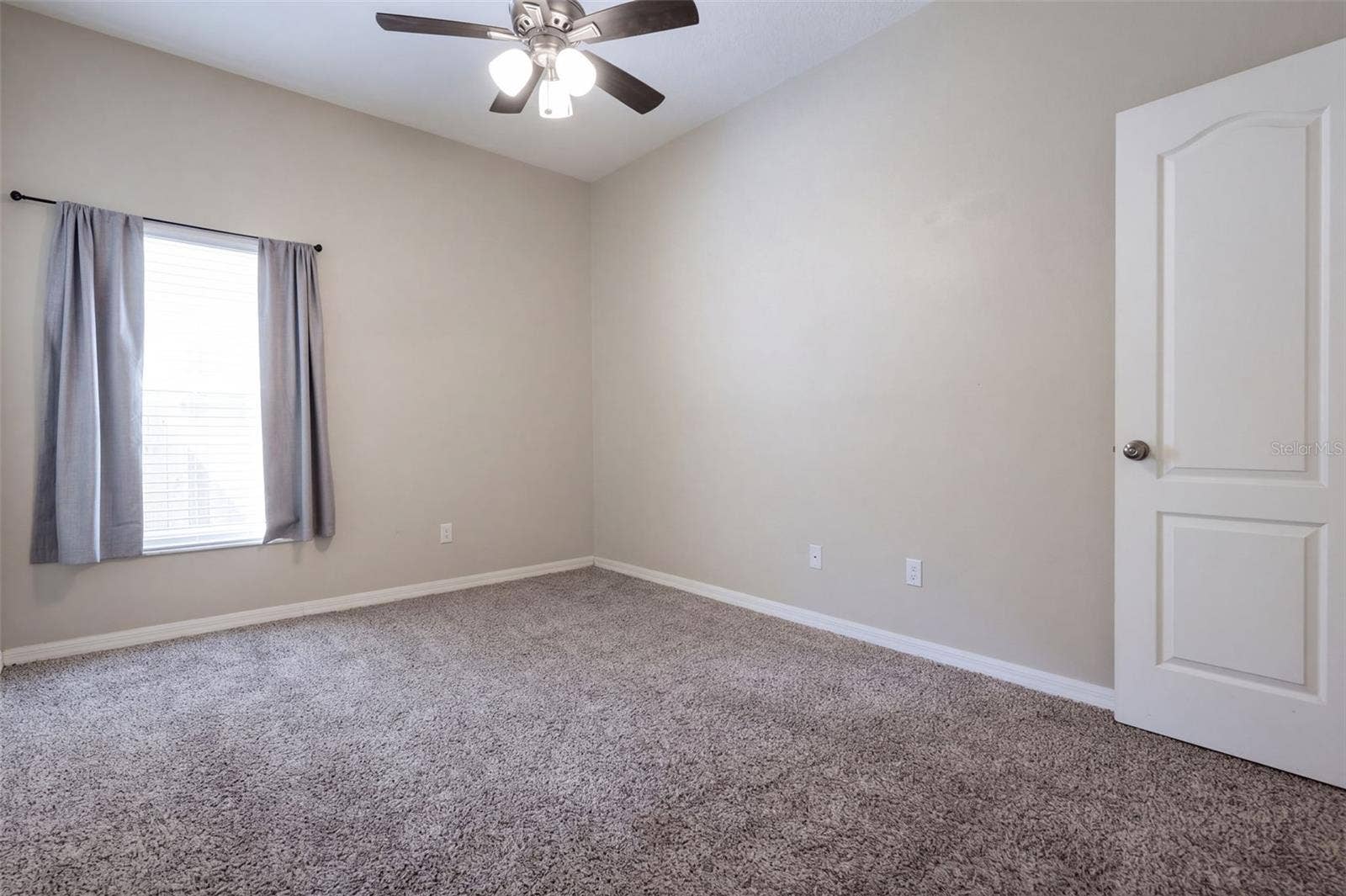 1416 LONGVILLE CIRCLE, Tavares, FL 32778 1416 LONGVILLE CIRCLE, Tavares, FL 32778
