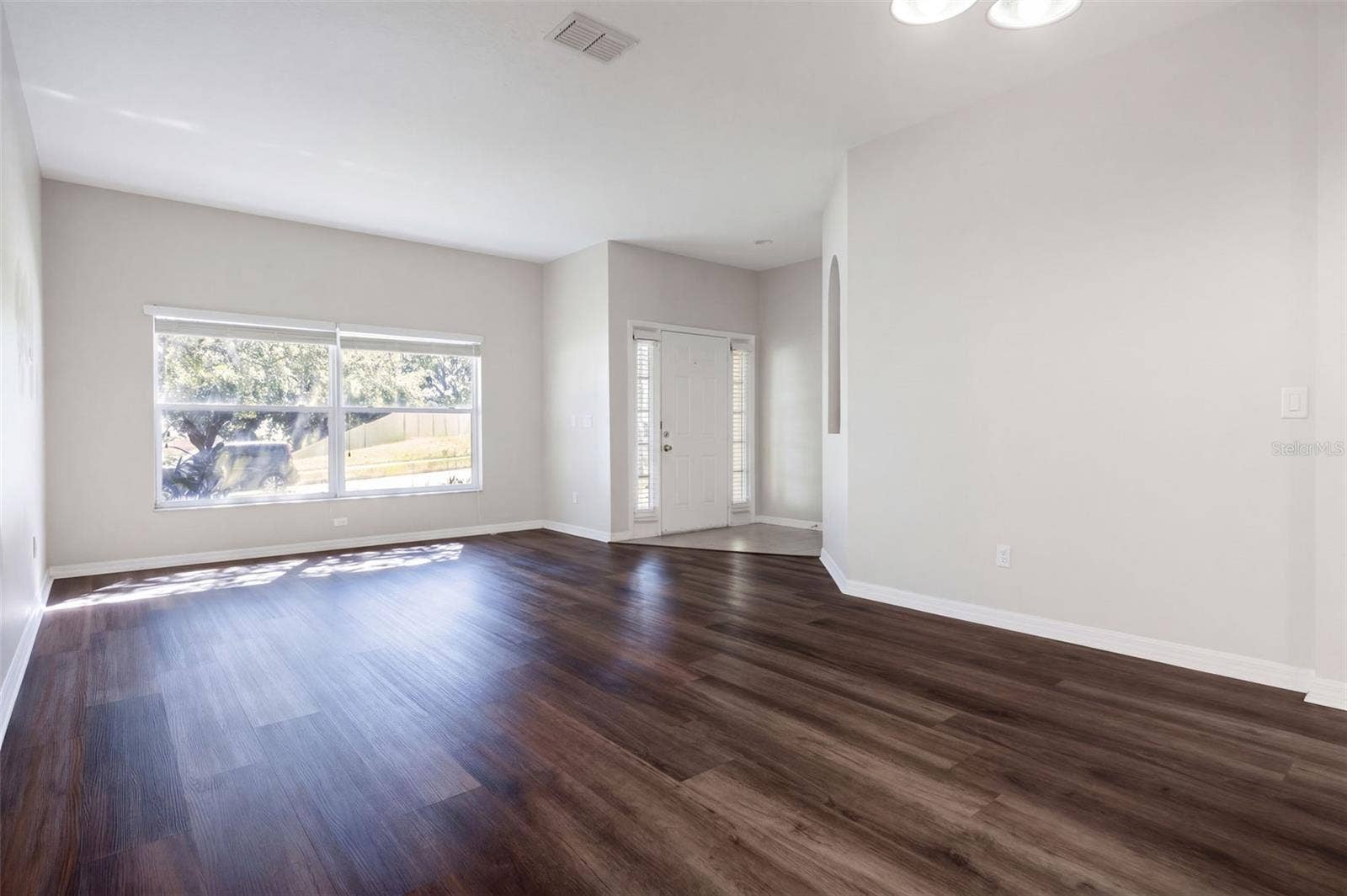 1416 LONGVILLE CIRCLE, Tavares, FL 32778 1416 LONGVILLE CIRCLE, Tavares, FL 32778