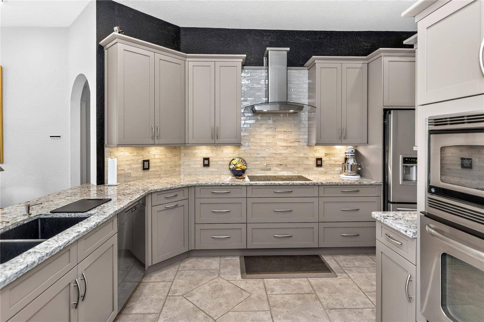 313 HAMPTON HILLS COURT, Debary, FL 32713