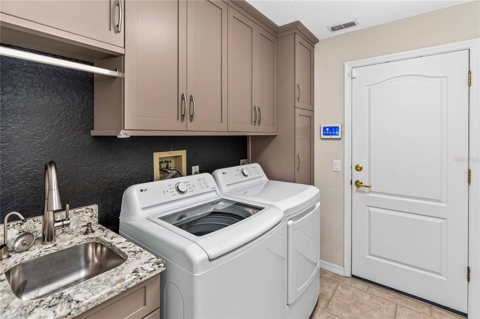 313 HAMPTON HILLS COURT, Debary, FL 32713