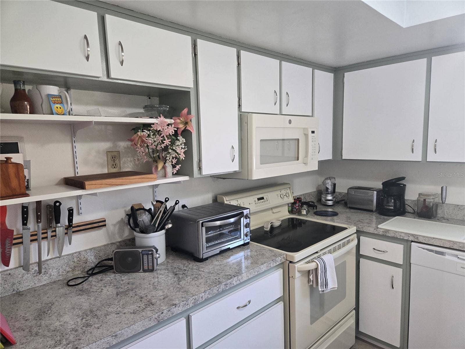 35 VILLA VILLAR COURT, #350, Deland, FL 32724 Kitchen