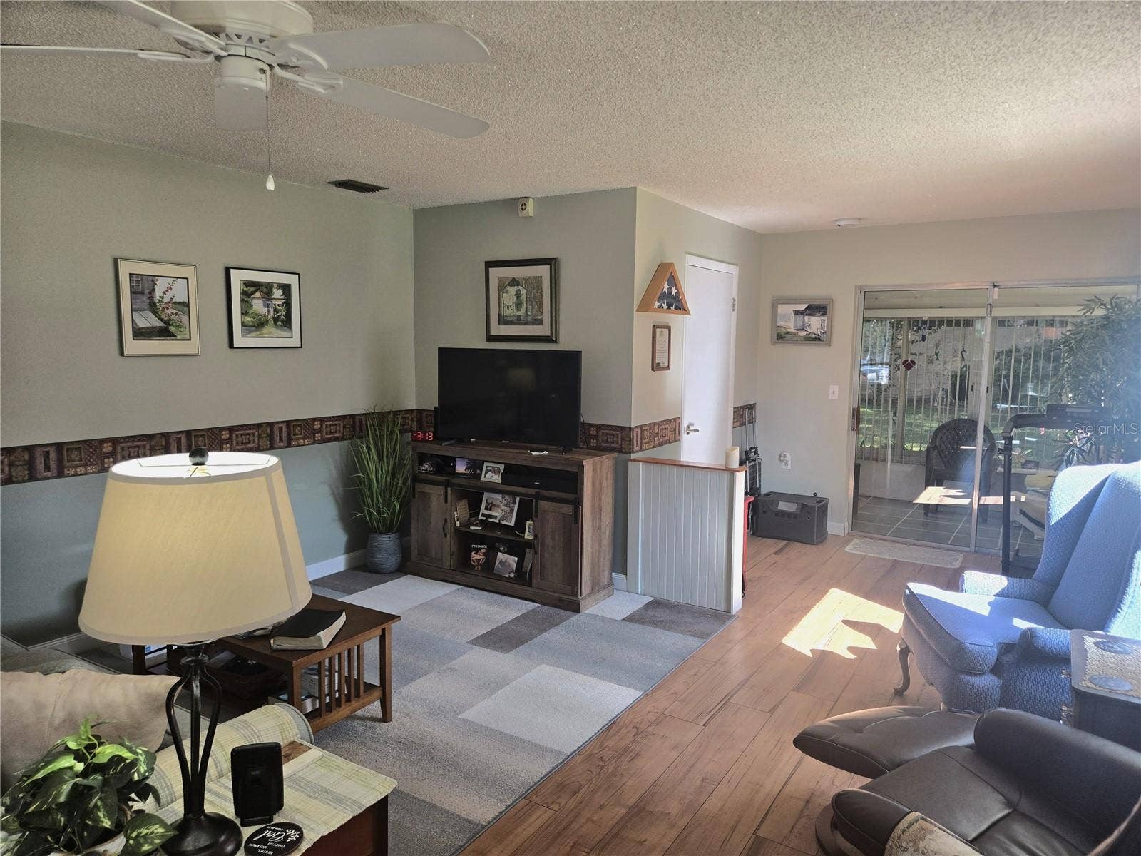 35 VILLA VILLAR COURT, #350, Deland, FL 32724 Living room