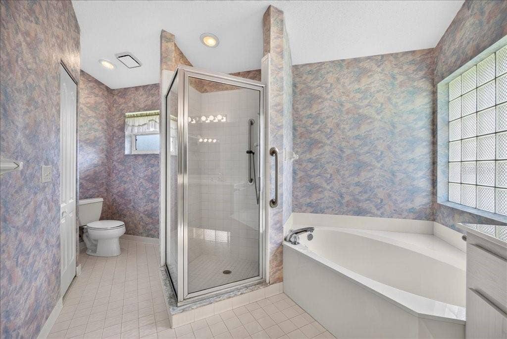 4 KATRINAS DRIVE, Ormond Beach, FL 32174 4 KATRINAS DRIVE, Ormond Beach, FL 32174