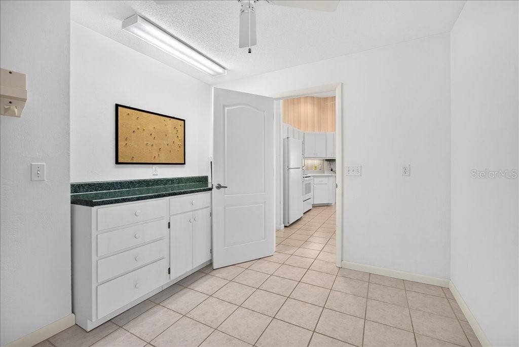 4 KATRINAS DRIVE, Ormond Beach, FL 32174 4 KATRINAS DRIVE, Ormond Beach, FL 32174