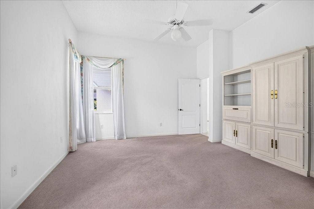 4 KATRINAS DRIVE, Ormond Beach, FL 32174 4 KATRINAS DRIVE, Ormond Beach, FL 32174