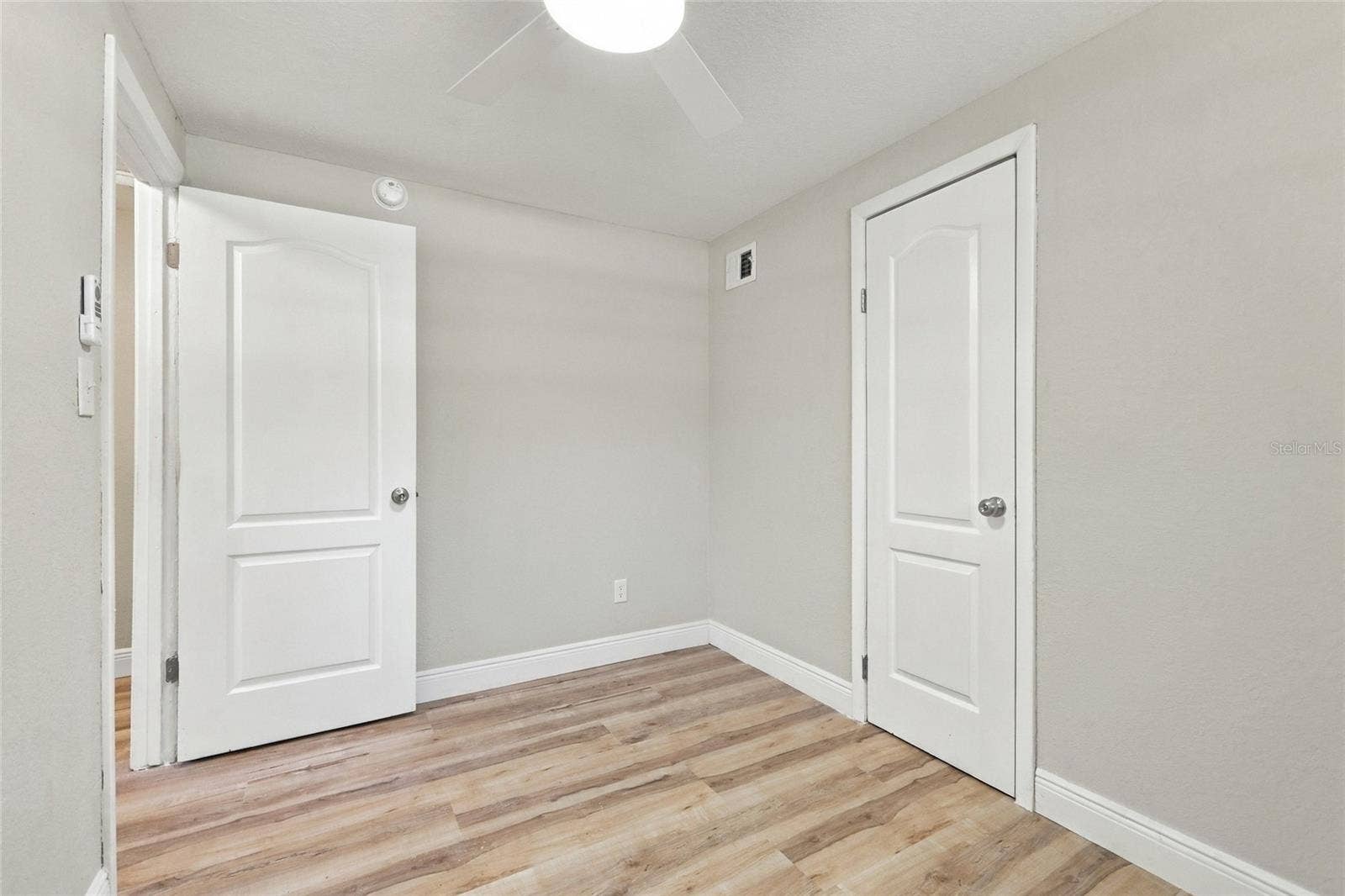 Second bedroom.