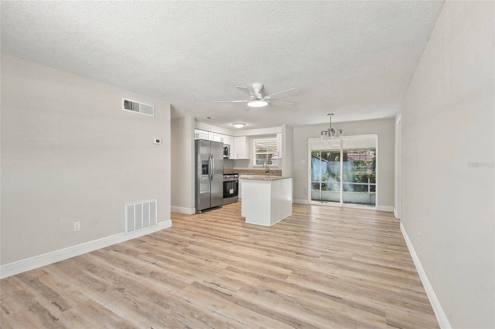 330 BROOKLYN AVENUE, Orange City, FL 32763