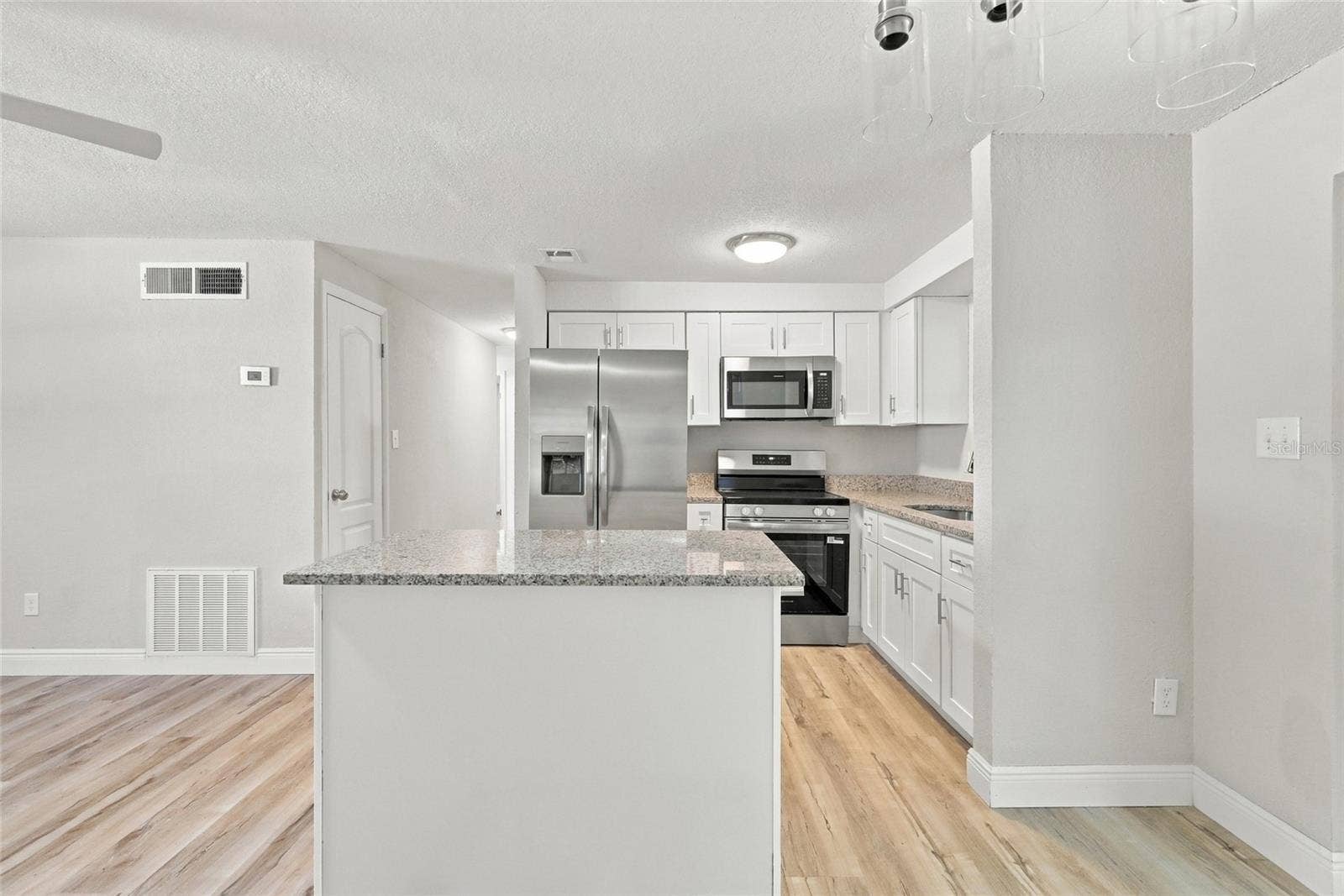 330 BROOKLYN AVENUE, Orange City, FL 32763