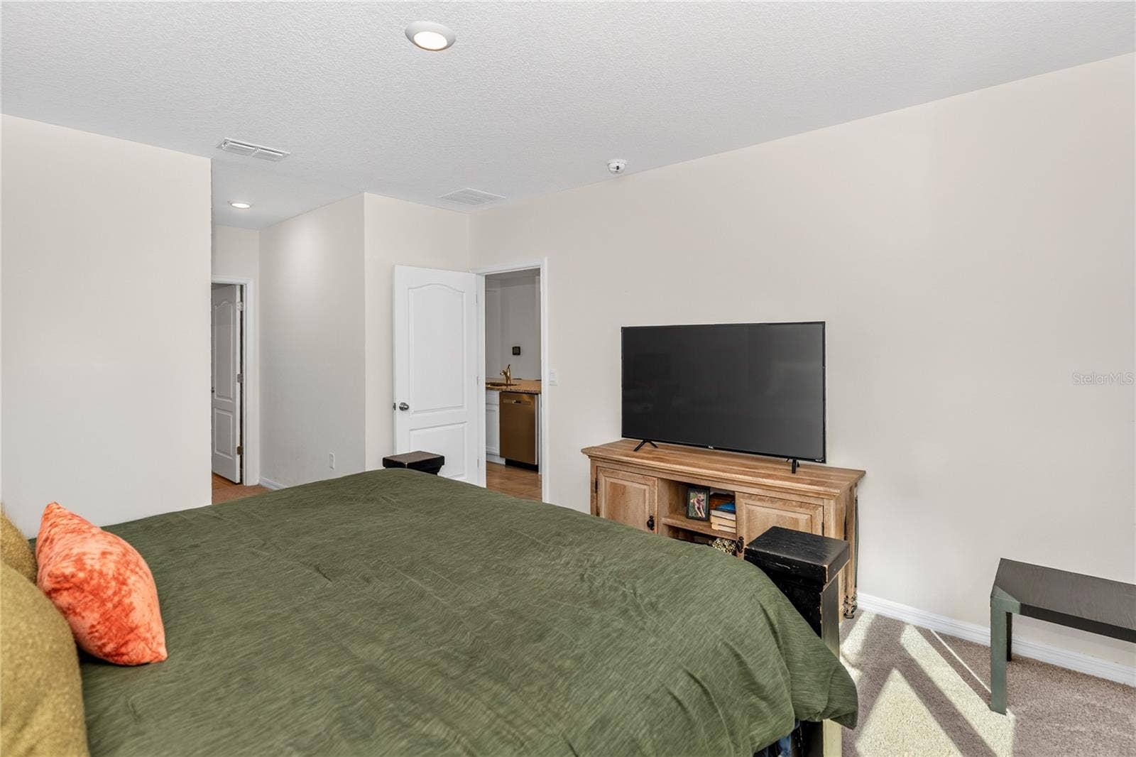 699 LAZIO CIRCLE, Debary, FL 32713