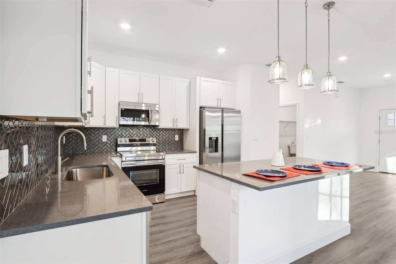 1772 6TH AVENUE, Deland, FL 32724 previous model