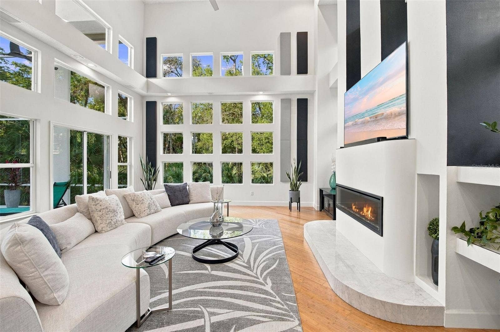 2586 E SPRUCE CREEK BOULEVARD, Port Orange, FL 32128 FAMILY ROOM | A space that is that is anything but ordinary.