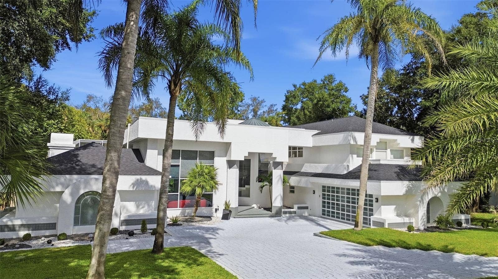 2586 E SPRUCE CREEK BOULEVARD, Port Orange, FL 32128 Clean geometric lines