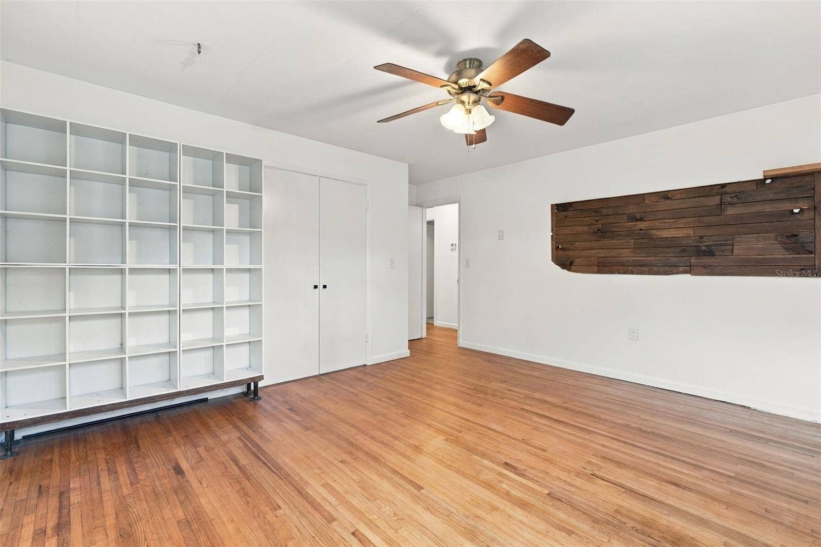 820 S MONTGOMERY AVENUE, Deland, FL 32720 820 S MONTGOMERY AVENUE, Deland, FL 32720