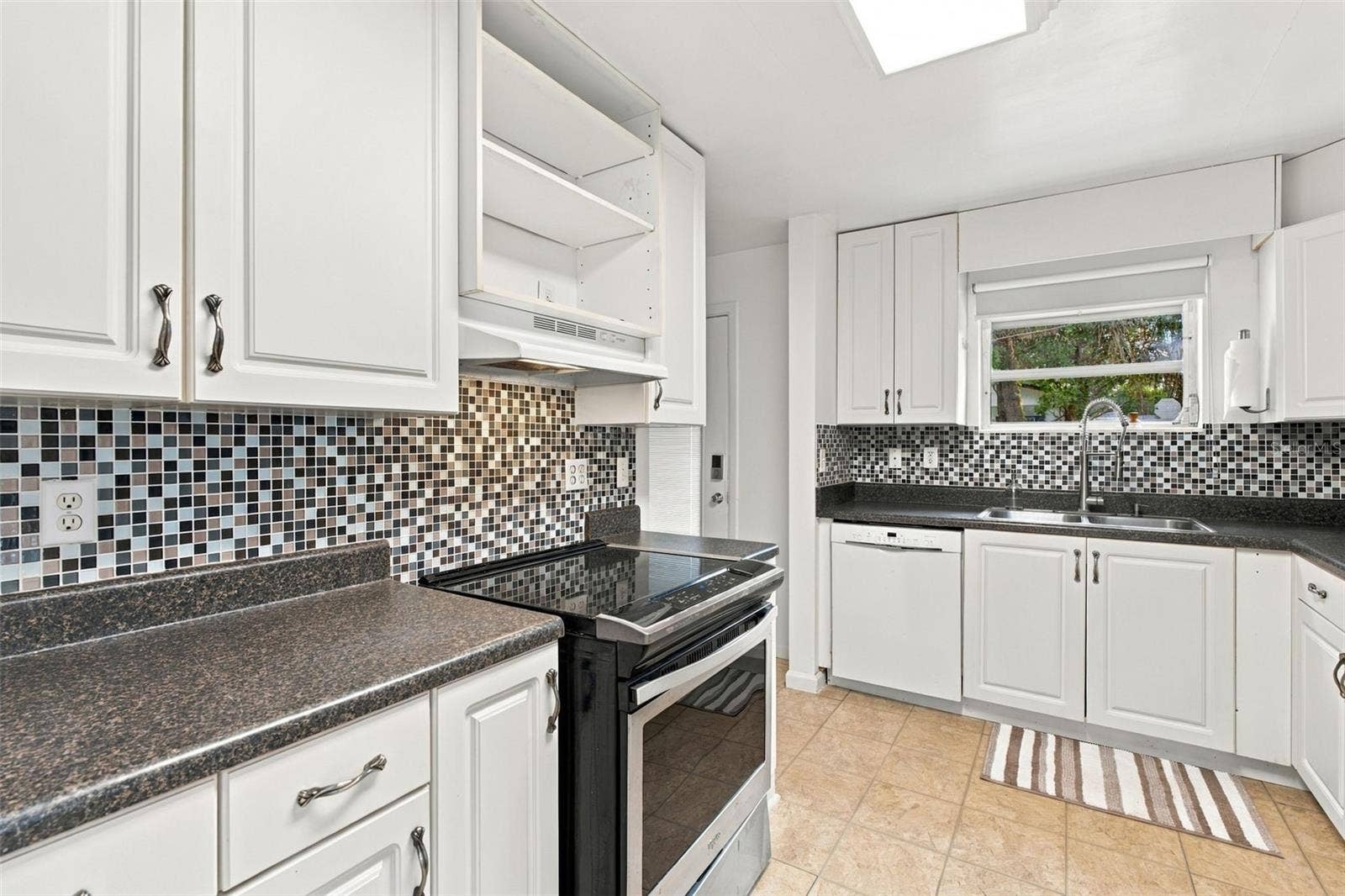 820 S MONTGOMERY AVENUE, Deland, FL 32720 820 S MONTGOMERY AVENUE, Deland, FL 32720