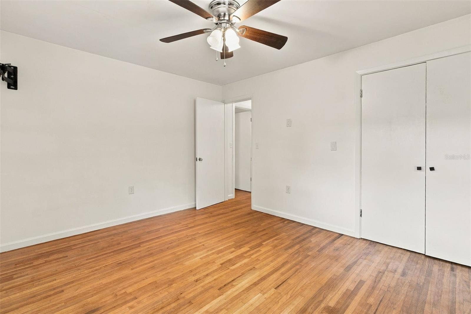 820 S MONTGOMERY AVENUE, Deland, FL 32720 820 S MONTGOMERY AVENUE, Deland, FL 32720