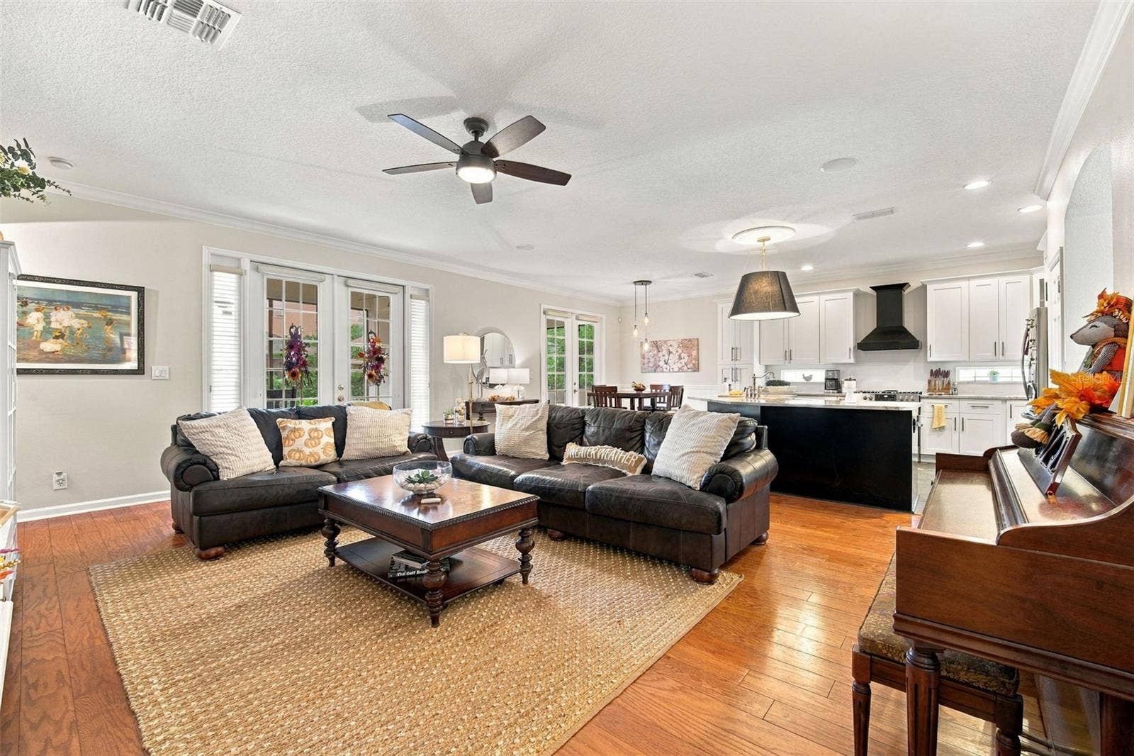 Living Room/Kitchen Combo
