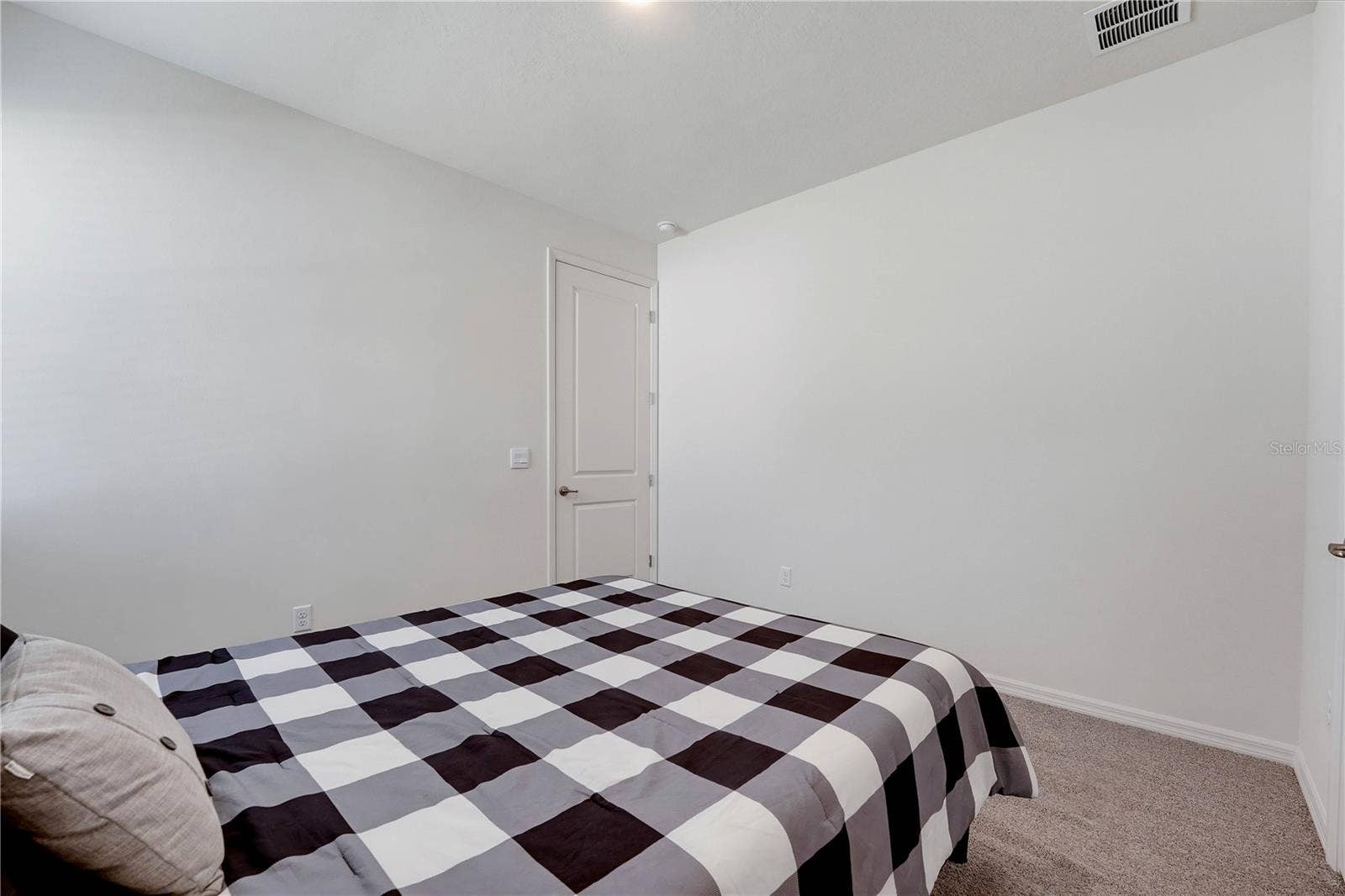 2689 KINSALE LANE, Ormond Beach, FL 32174 2689 KINSALE LANE, Ormond Beach, FL 32174