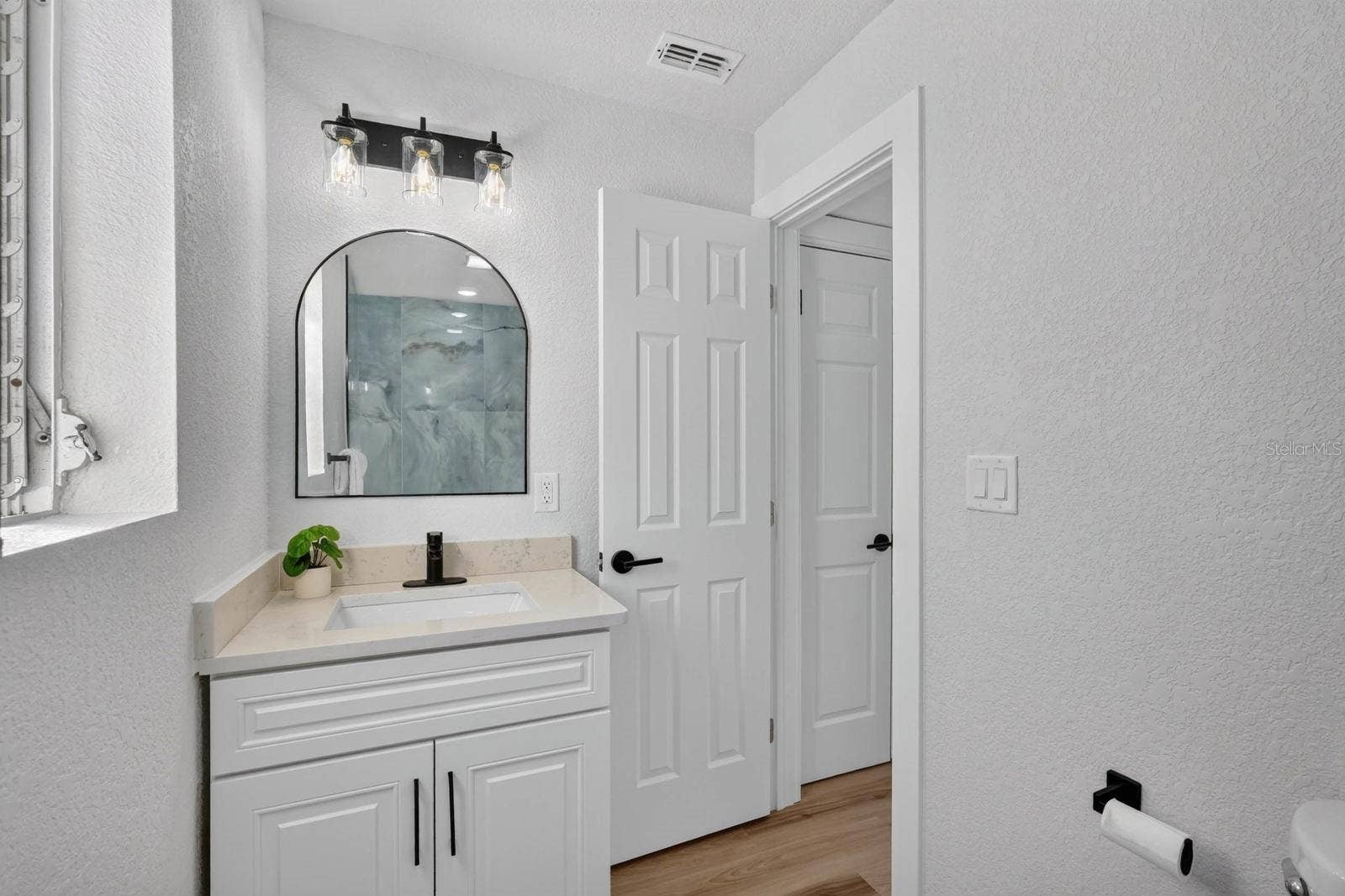 801 LEWIS DRIVE, Daytona Beach, FL 32117