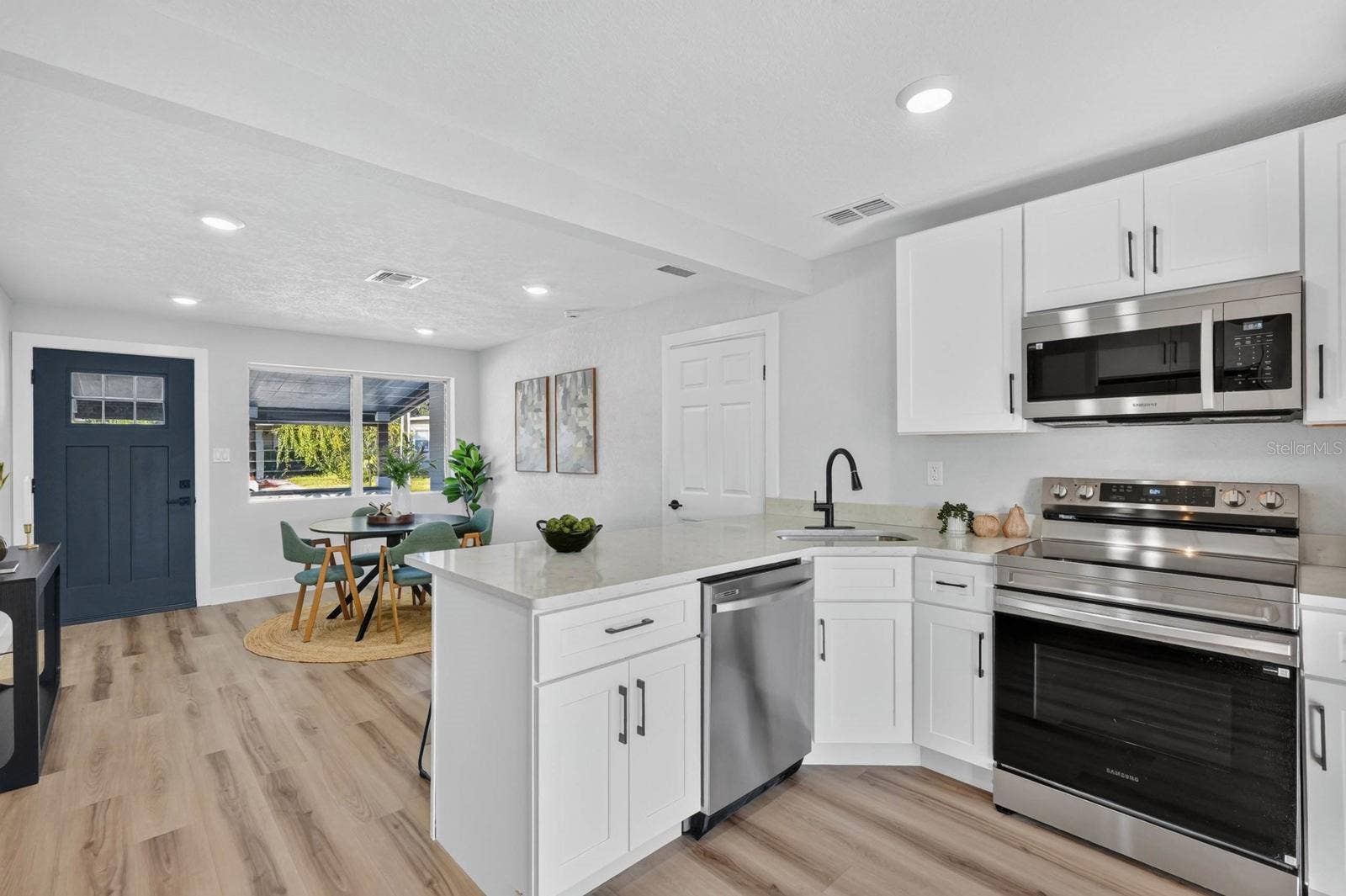 801 LEWIS DRIVE, Daytona Beach, FL 32117