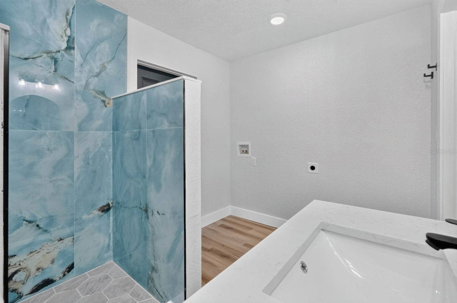801 LEWIS DRIVE, Daytona Beach, FL 32117