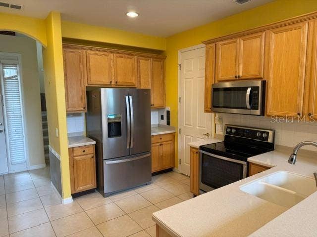 15823 WOODLAND SPRING COURT, Orlando, FL 32828 15823 WOODLAND SPRING COURT, Orlando, FL 32828
