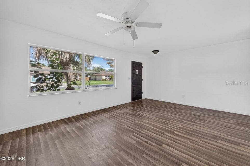 927 BOULDER DRIVE, South Daytona, FL 32119 Living Room