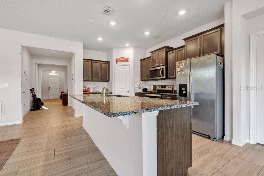 560 SHAELYN PLACE, Deland, FL 32724 560 SHAELYN PLACE, Deland, FL 32724