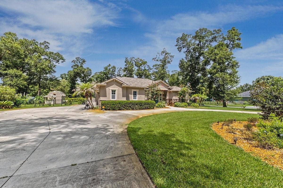1104 N BOSTON AVENUE, Deland, FL 32724 1104 N BOSTON AVENUE, Deland, FL 32724
