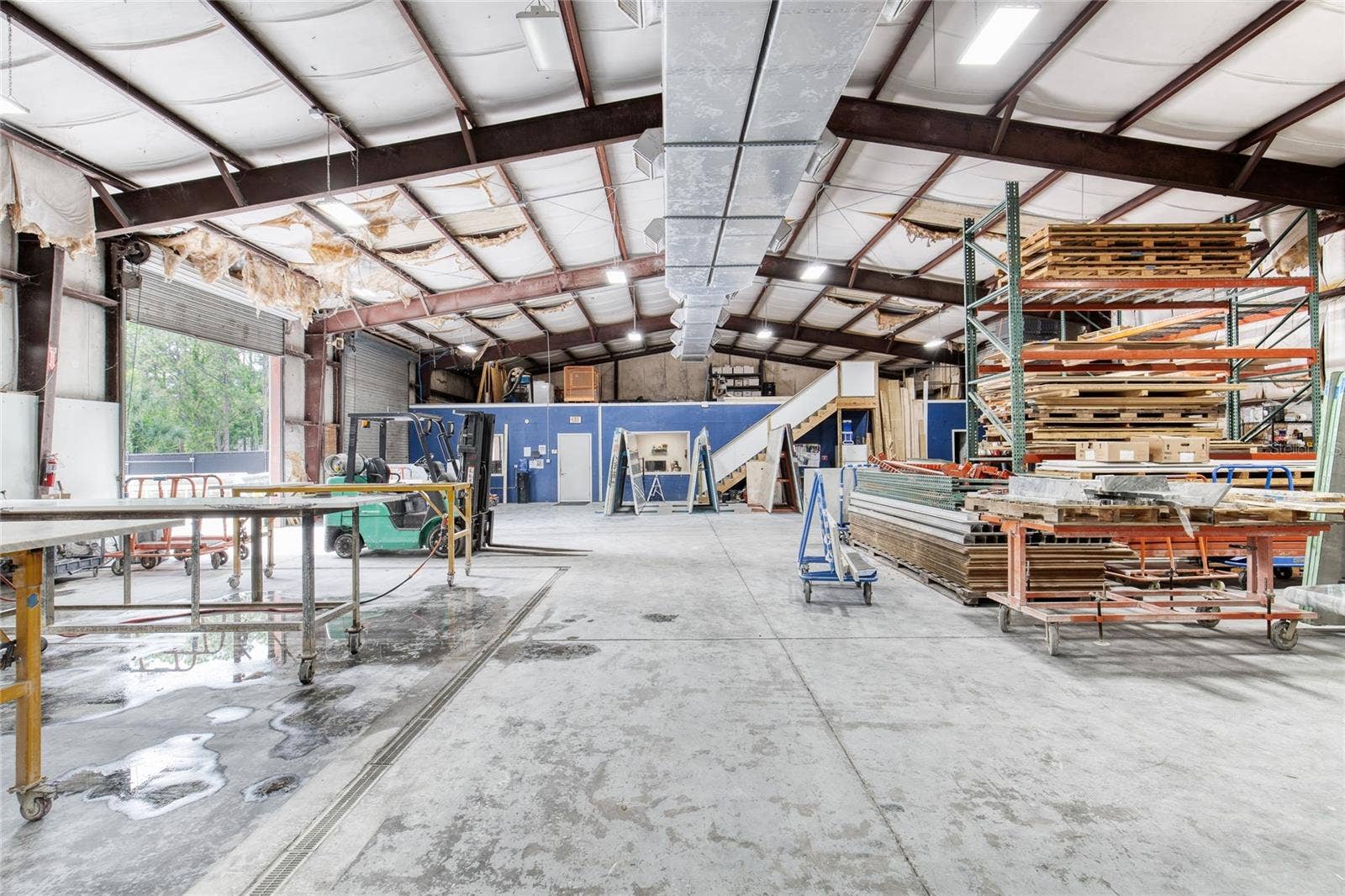 4 & 6 AVIATOR WAY, Ormond Beach, FL 32174 Stoneworks Warehouse