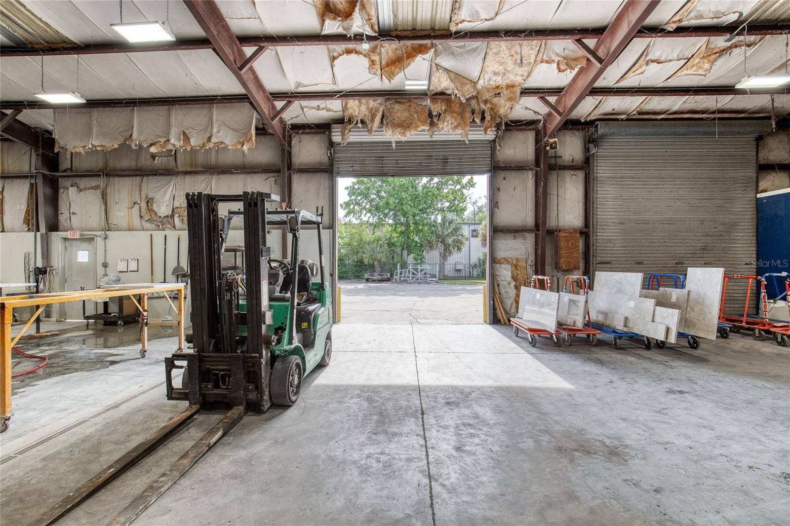 4 & 6 AVIATOR WAY, Ormond Beach, FL 32174 Stoneworks Warehouse