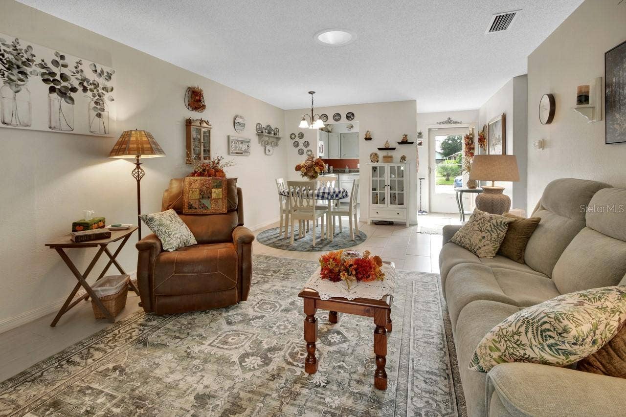 713 E MICHIGAN AVENUE, #B, Deland, FL 32724 713 E MICHIGAN AVENUE, #B, Deland, FL 32724