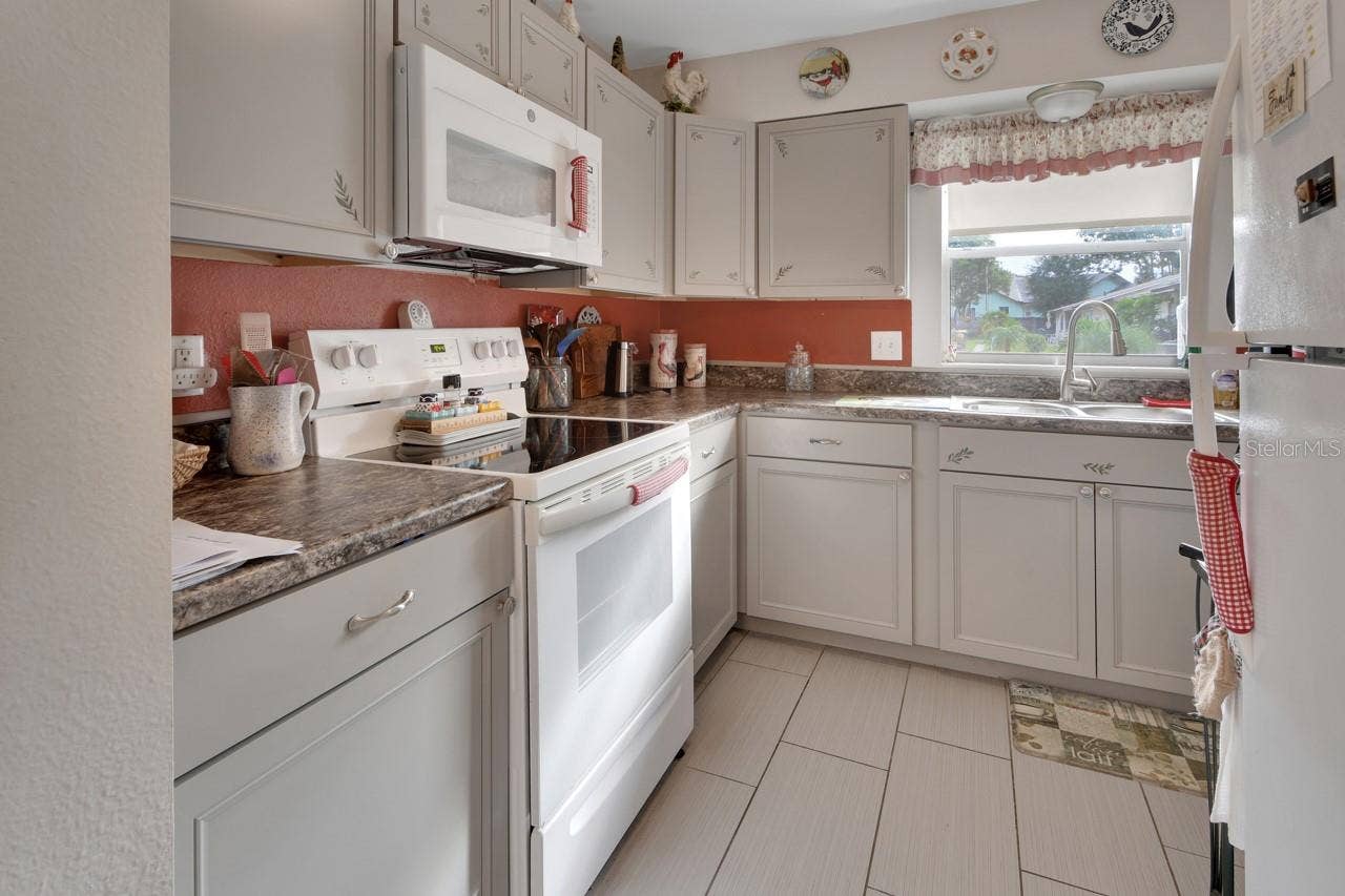 713 E MICHIGAN AVENUE, #B, Deland, FL 32724 713 E MICHIGAN AVENUE, #B, Deland, FL 32724