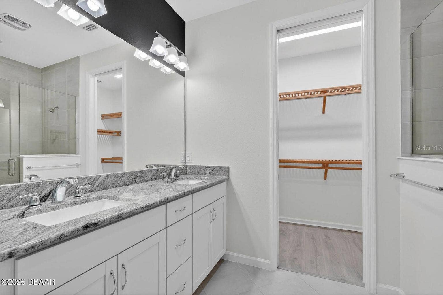 854 MARGARITAVILLE AVENUE, Daytona Beach, FL 32124 Primary Bathroom