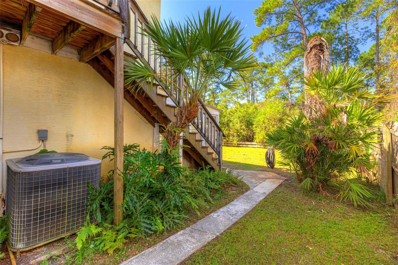 1950 9TH AVENUE, Deland, FL 32724 1950 9TH AVENUE, Deland, FL 32724