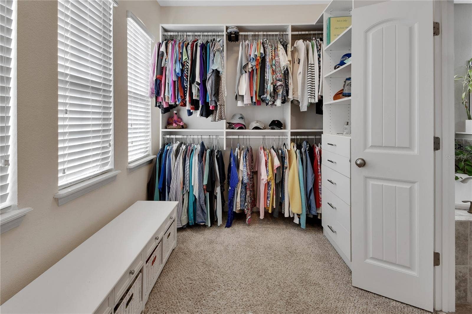 126 MYRTLEBERRY LANE, Deland, FL 32724 Built-in drawers and shelves