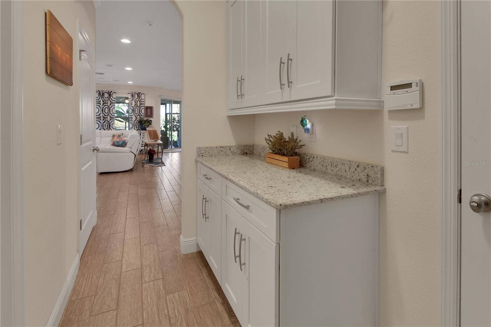 126 MYRTLEBERRY LANE, Deland, FL 32724 Butler's pantry/Drop Zone