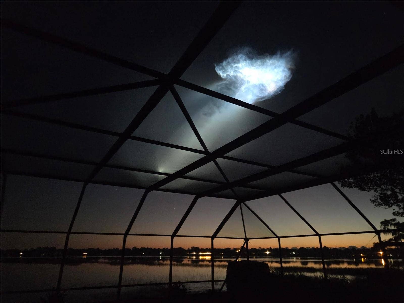 2526 RUSK COURT, Deltona, FL 32738 Nasa launch of the recent "Jellyfish" comtrails