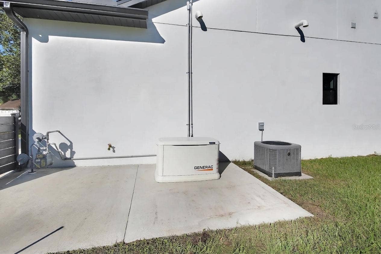 743 W FLORENCE AVENUE, Deland, FL 32720