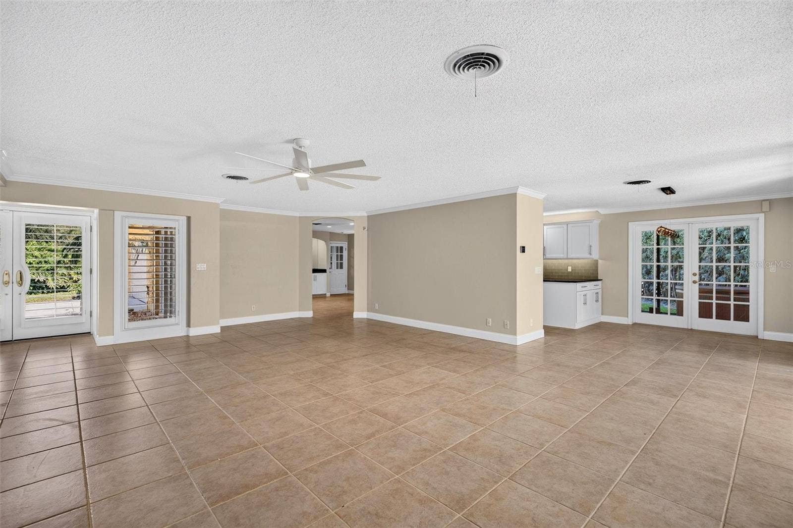 30 BOSARVEY CIRCLE, Ormond Beach, FL 32176 30 BOSARVEY CIRCLE, Ormond Beach, FL 32176