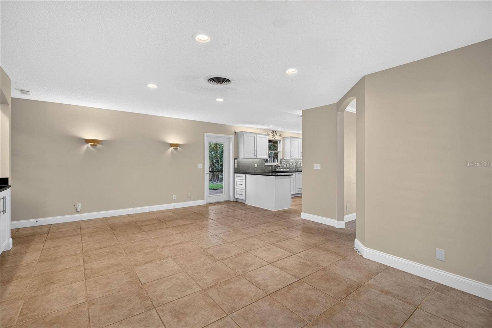 30 BOSARVEY CIRCLE, Ormond Beach, FL 32176 30 BOSARVEY CIRCLE, Ormond Beach, FL 32176