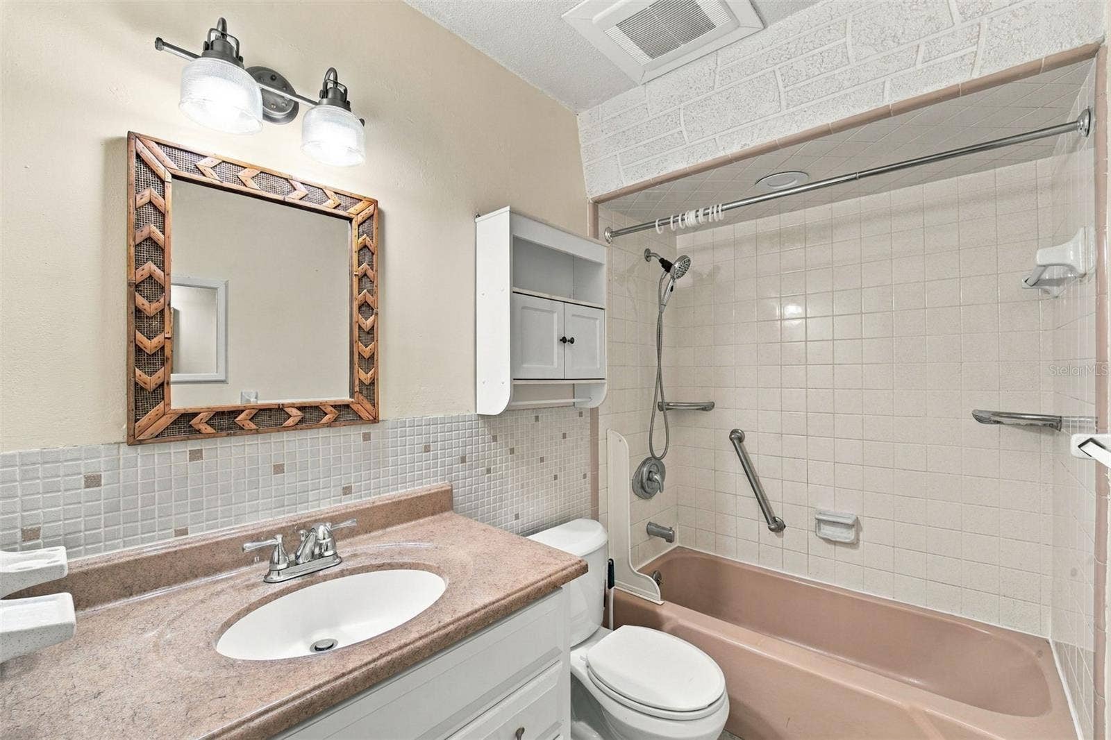 1312 MARGINA AVENUE, Daytona Beach, FL 32114 1312 MARGINA AVENUE, Daytona Beach, FL 32114