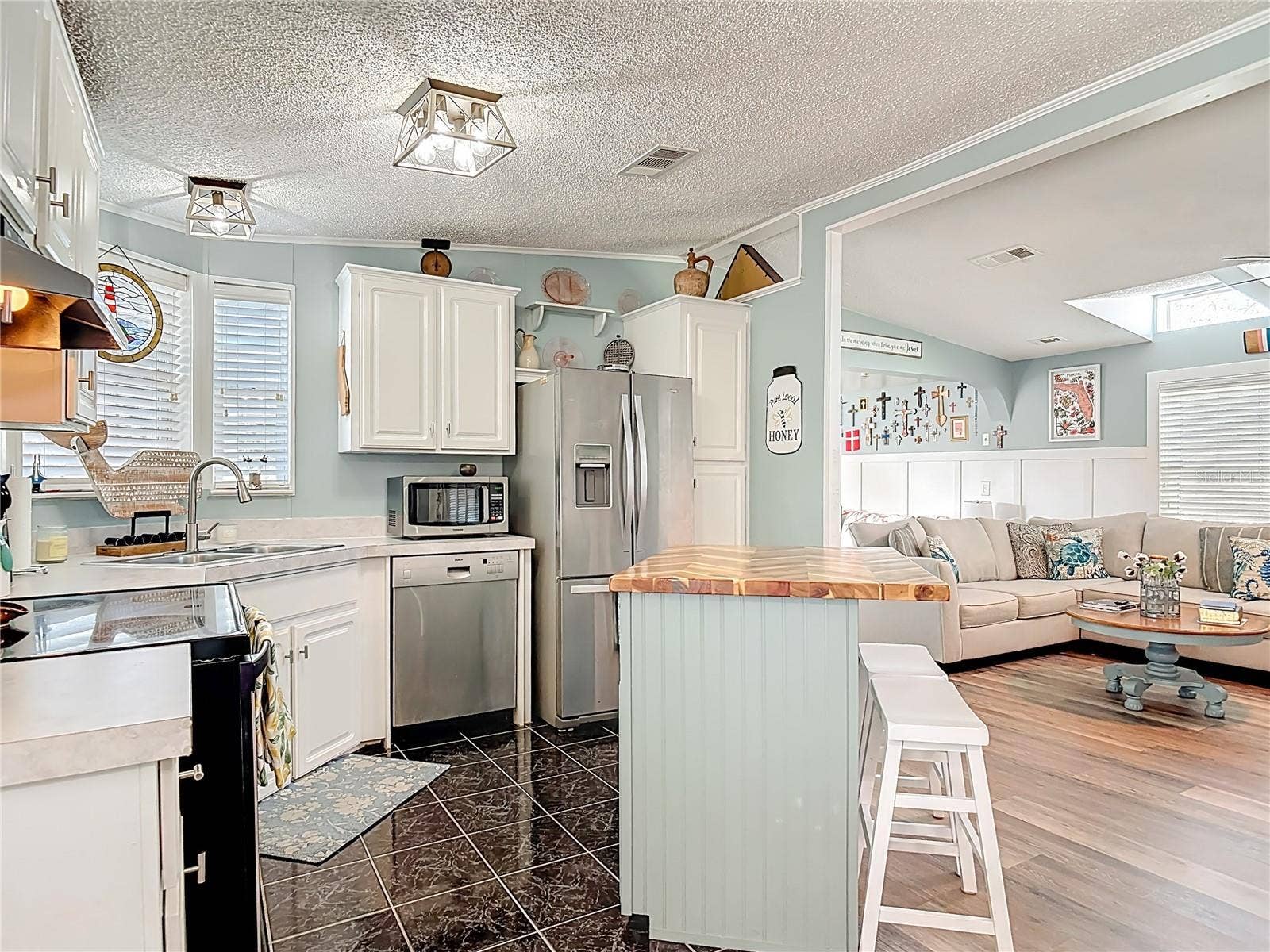 70 EAGLE POINT S, Osteen, FL 32764 70 EAGLE POINT S, Osteen, FL 32764