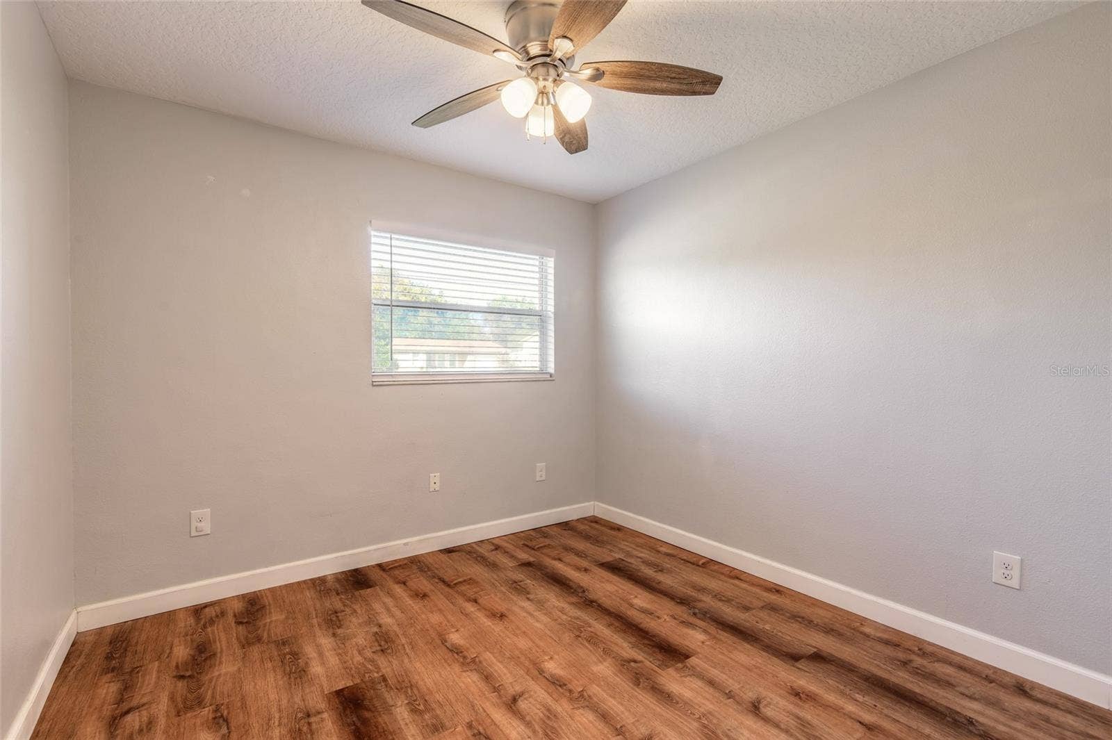 228 E HOLLY DRIVE, Orange City, FL 32763 228 E HOLLY DRIVE, Orange City, FL 32763