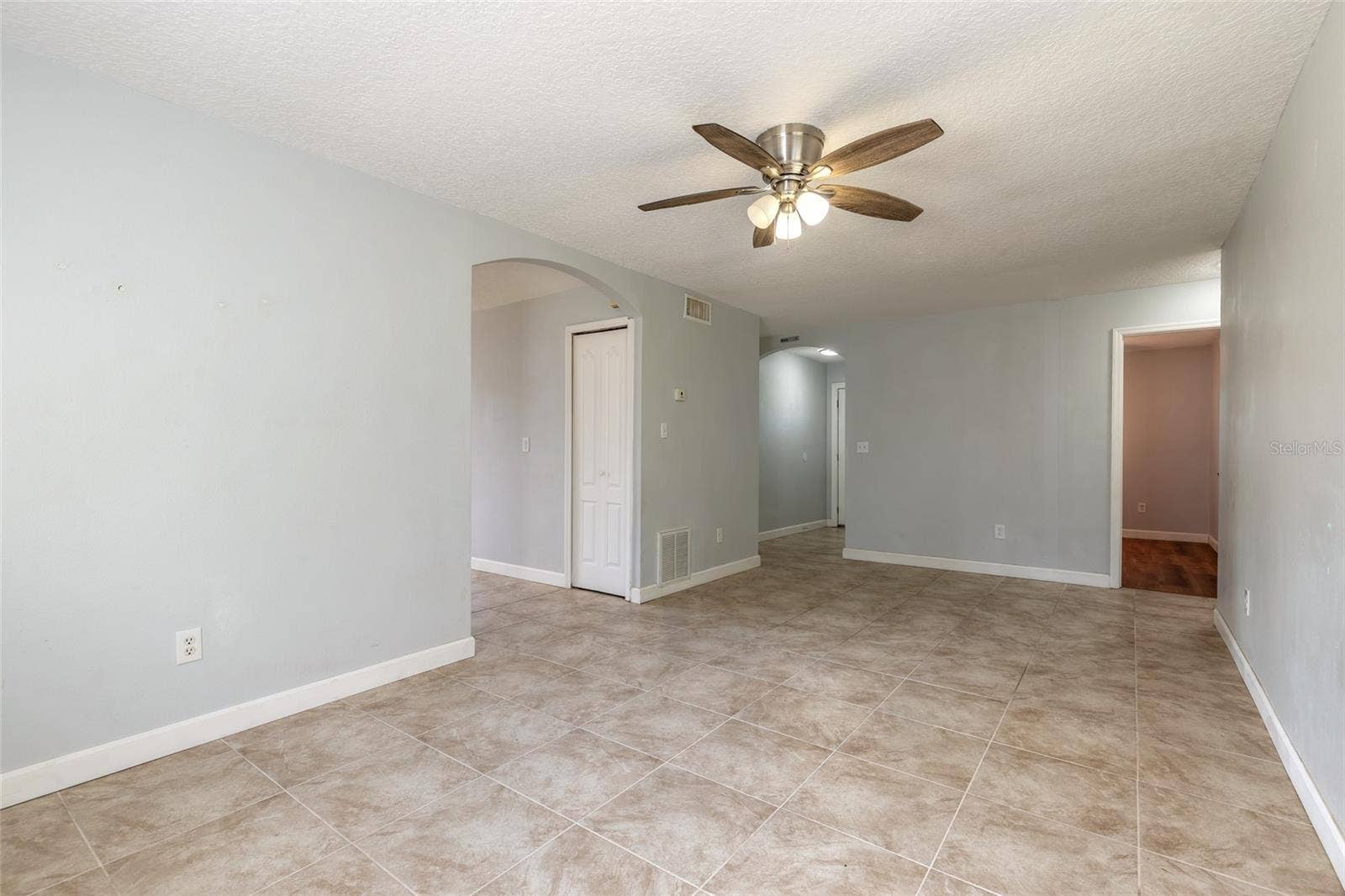 228 E HOLLY DRIVE, Orange City, FL 32763 228 E HOLLY DRIVE, Orange City, FL 32763